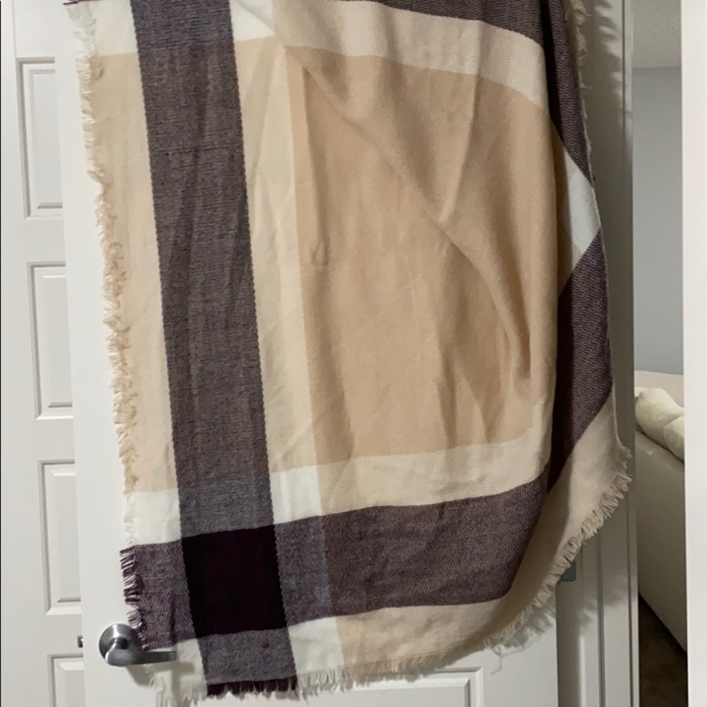 2 Blanket Scarves